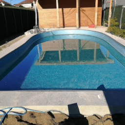 Assemblez votre piscine en un rien de temps avec un kit complet et facile à utiliser Fonsorbes